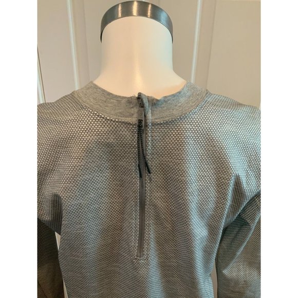 Nike Gray Textured Long Sleeve Sauna Top, Size Small - Picture 7 of 8